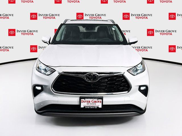 2026 Toyota Highlander Hybrid Platinum