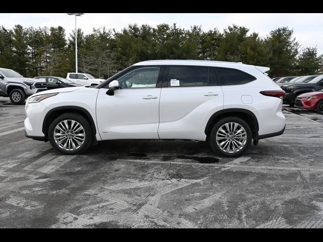 2026 Toyota Highlander Hybrid Platinum
