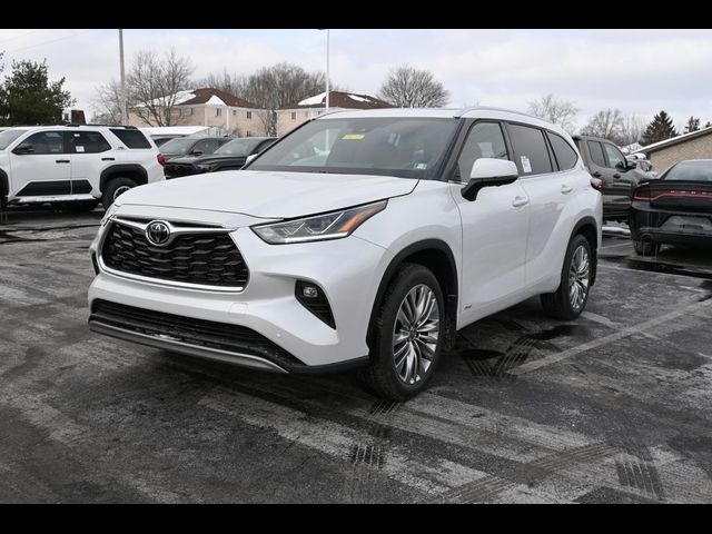2026 Toyota Highlander Hybrid Platinum