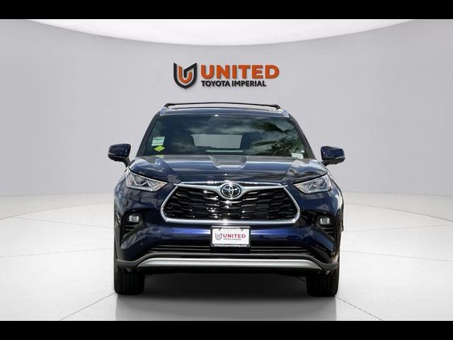 2026 Toyota Highlander Hybrid Platinum