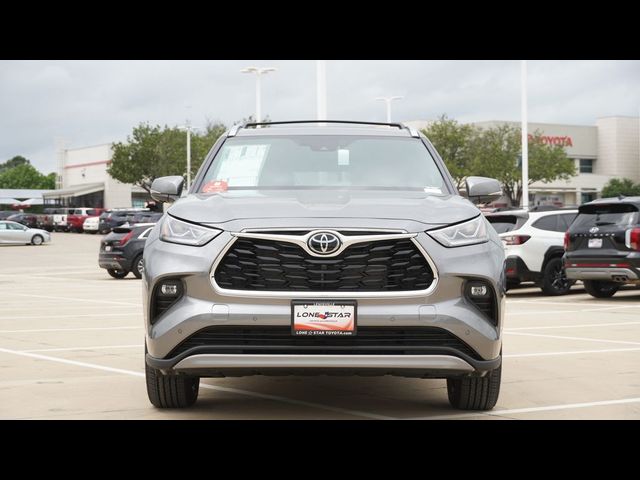 2026 Toyota Highlander Hybrid Platinum