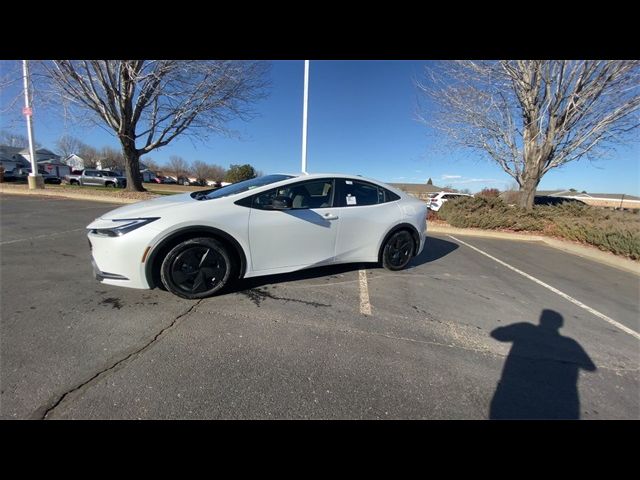 2026 Toyota Prius Plug-In Hybrid SE