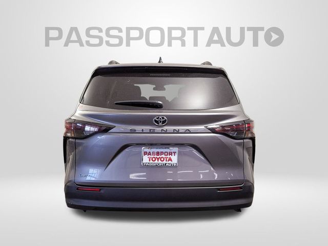 2026 Toyota Sienna LE