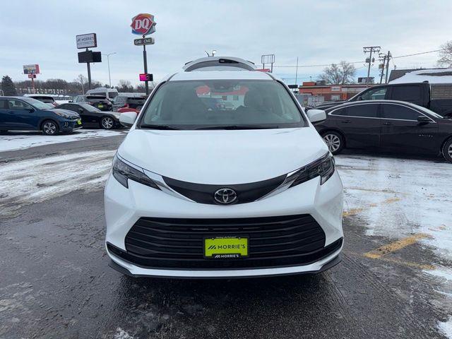 2026 Toyota Sienna LE