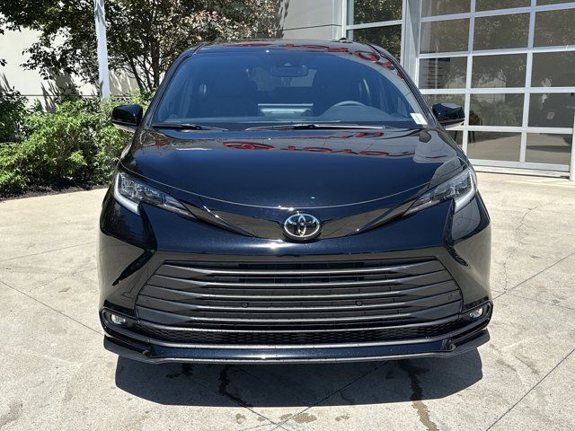 2026 Toyota Sienna Woodland Edition