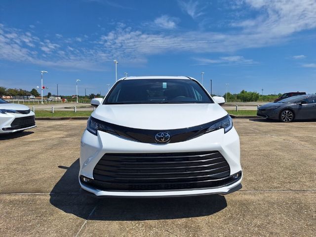 2026 Toyota Sienna Woodland Edition