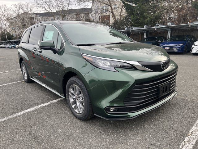 2026 Toyota Sienna XLE
