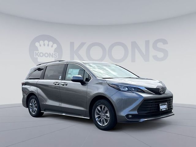 2026 Toyota Sienna XLE