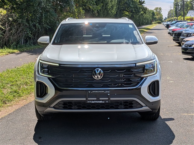 New 2026 Volkswagen Golf R For Sale In Bristol CT Auto Navigator Technology Vauto MP4129VW 