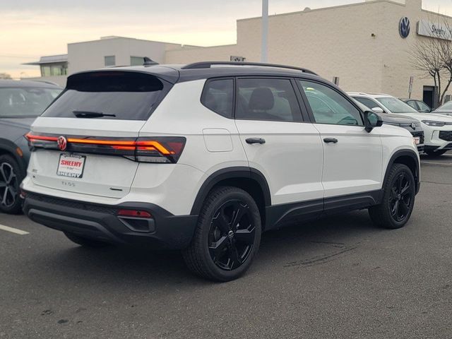 2026 Volkswagen Taos SE Black