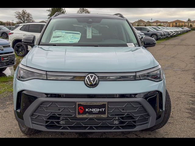 2026 Volkswagen Taos SE Black