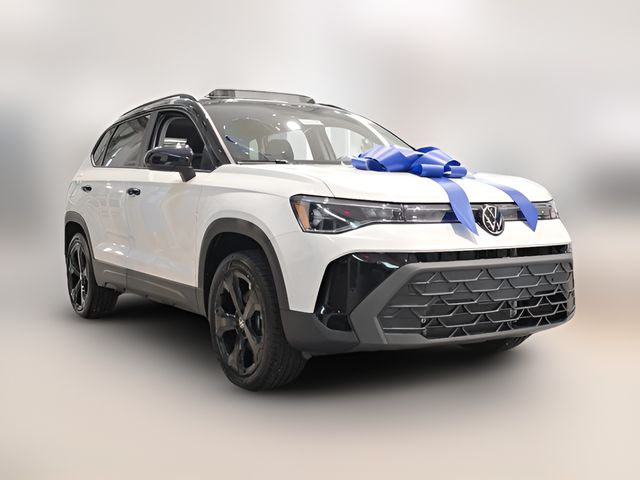 2026 Volkswagen Taos SE Black