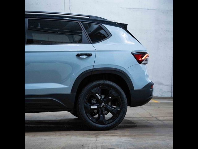 2026 Volkswagen Taos SE Black