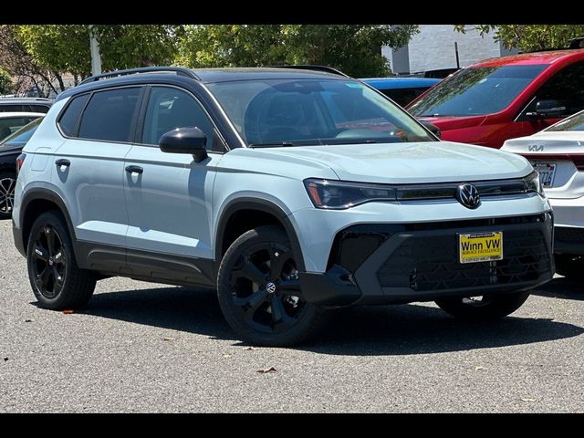 2026 Volkswagen Taos SE Black