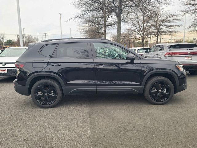2026 Volkswagen Taos SE Black