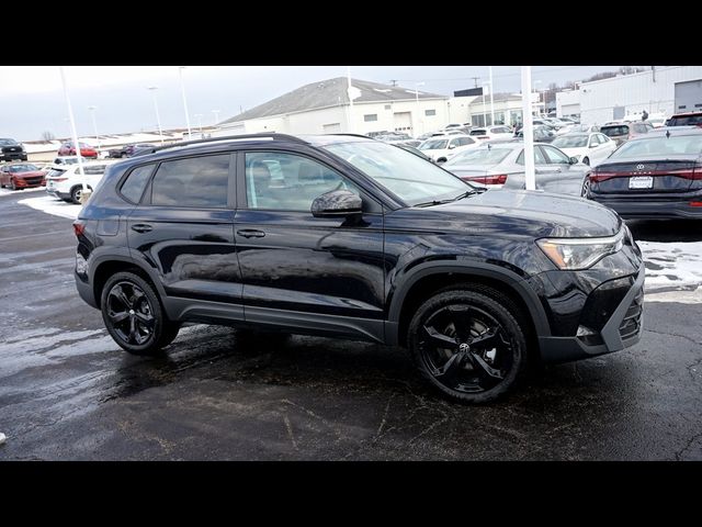 2026 Volkswagen Taos SE Black