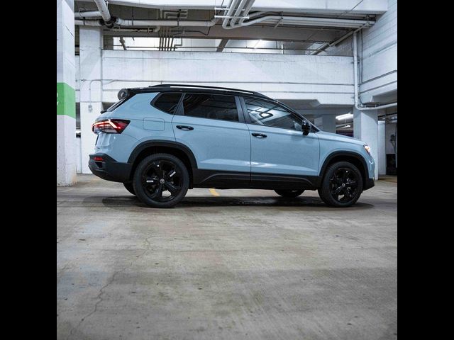 2026 Volkswagen Taos SE Black