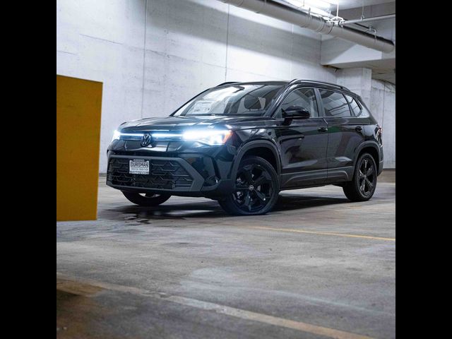 2026 Volkswagen Taos SE Black