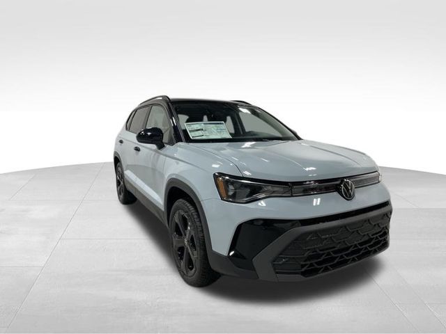 2026 Volkswagen Taos SE Black