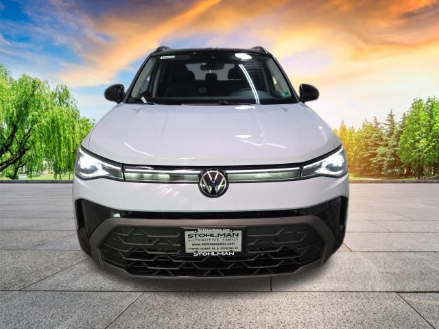 2026 Volkswagen Taos SE Black