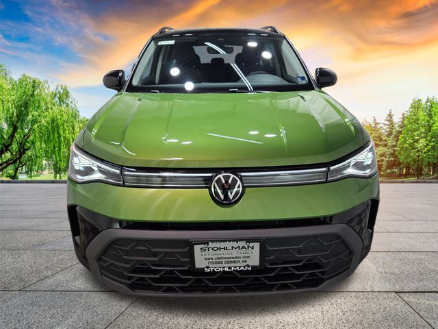 2026 Volkswagen Taos SE Black