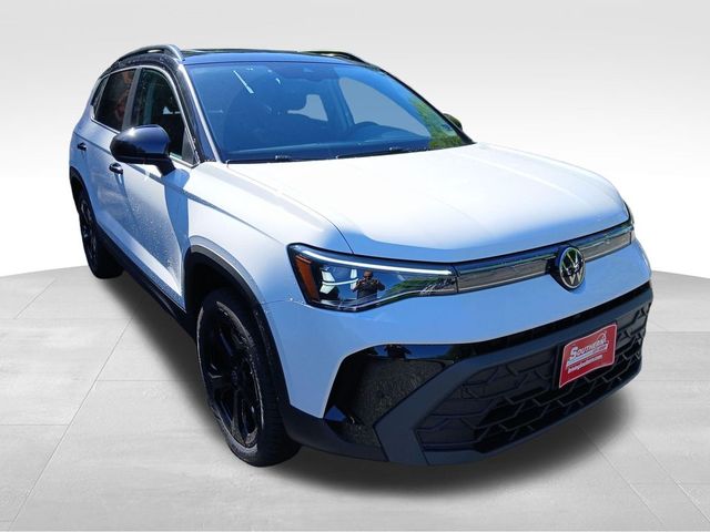 2026 Volkswagen Taos SE Black