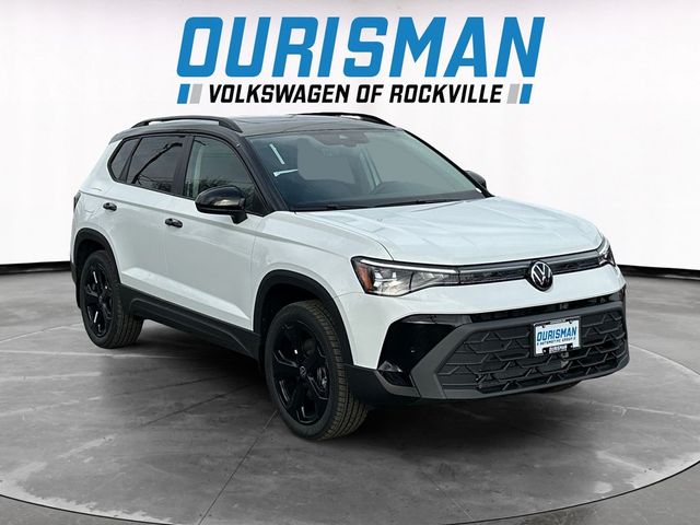 2026 Volkswagen Taos SE Black