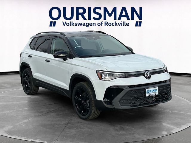 2026 Volkswagen Taos SE Black