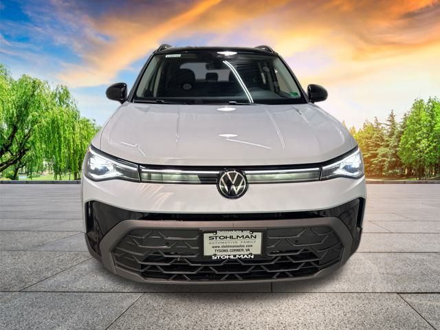 2026 Volkswagen Taos SE Black