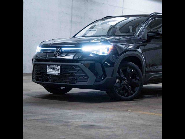 2026 Volkswagen Taos SE Black