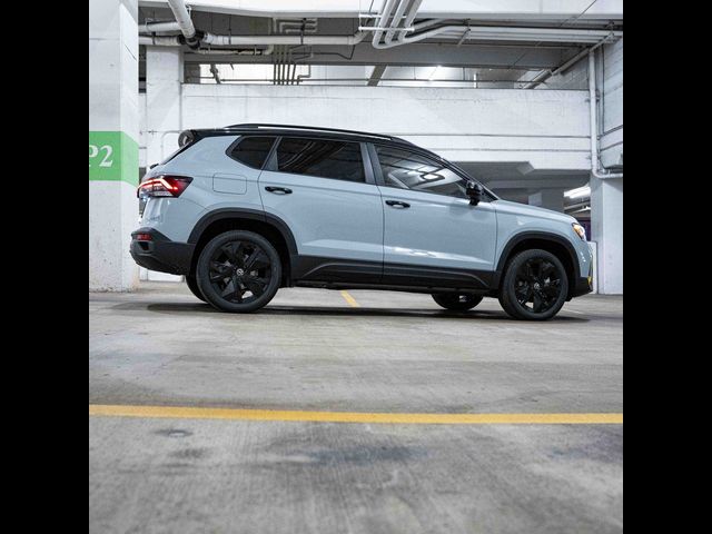 2026 Volkswagen Taos SE Black