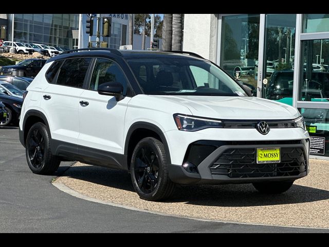 2026 Volkswagen Taos SE Black