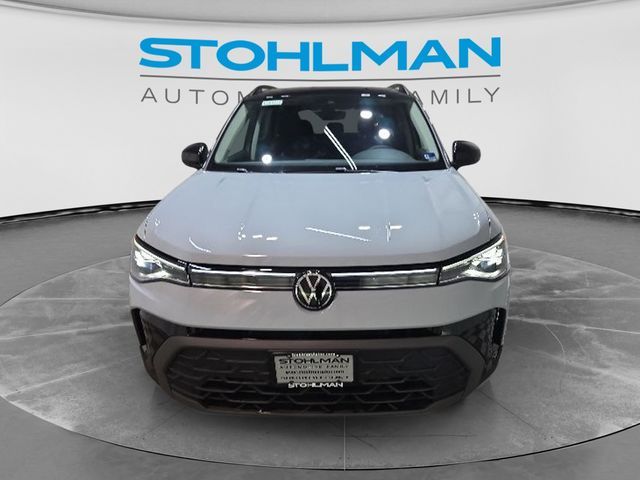 2026 Volkswagen Taos SE Black