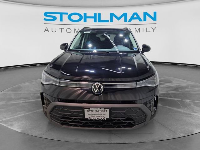 2026 Volkswagen Taos SE Black