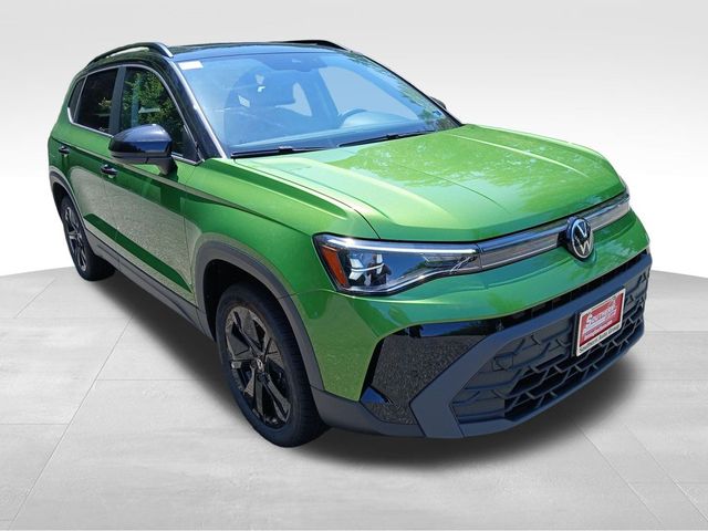 2026 Volkswagen Taos SE Black