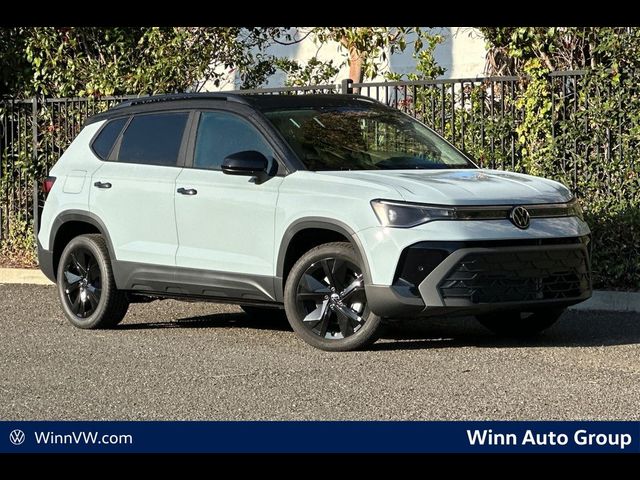 2026 Volkswagen Taos SE Black