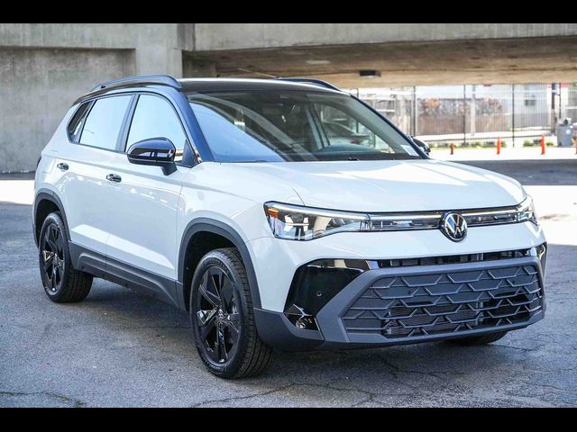 2026 Volkswagen Taos SE Black