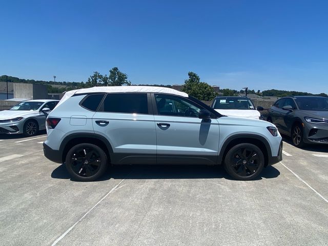 2026 Volkswagen Taos SE Black