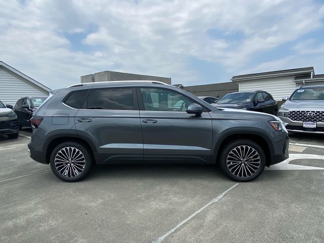 2026 Volkswagen Taos SE