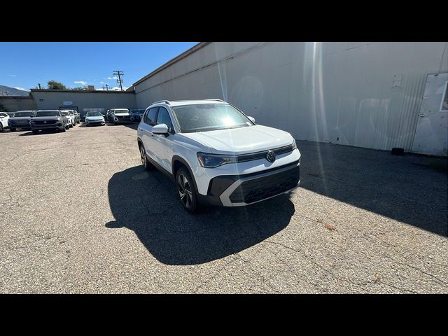 2026 Volkswagen Taos SE