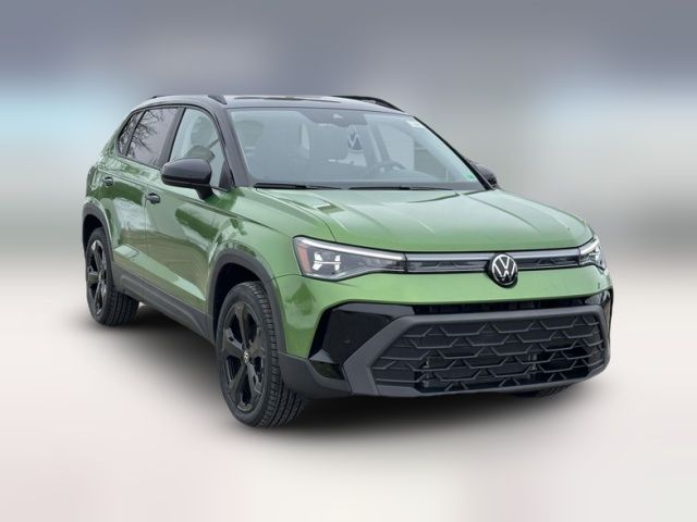 2026 Volkswagen Taos SE Black