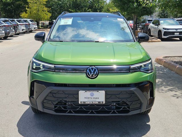2026 Volkswagen Taos SE Black