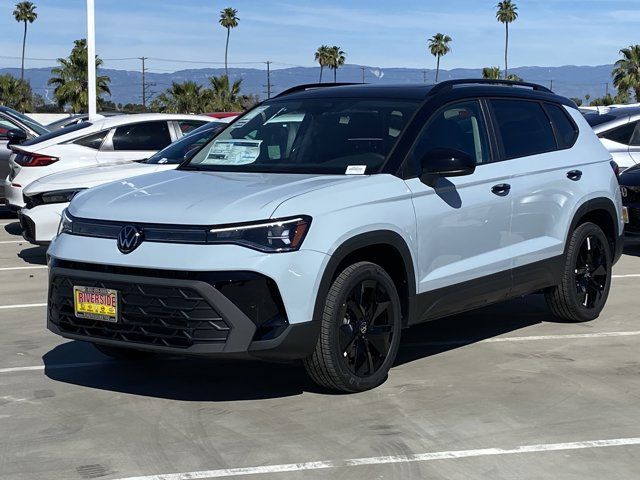 2026 Volkswagen Taos SE Black