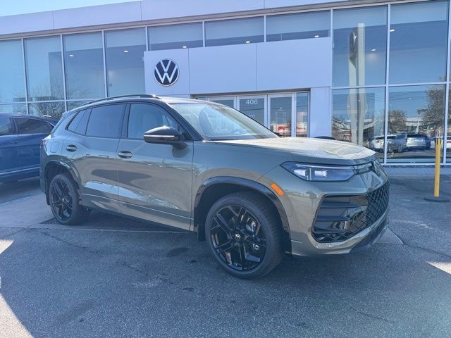 2026 Volkswagen Tiguan SE R-Line Black