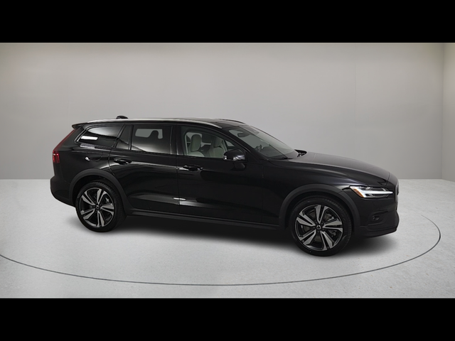 2026 Volvo V60 Cross Country Plus