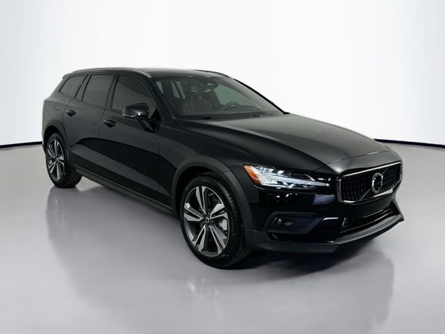 2026 Volvo V60 Cross Country Plus