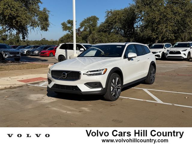 2026 Volvo V60 Cross Country Plus