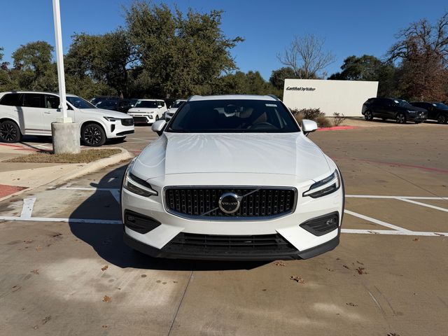 2026 Volvo V60 Cross Country Plus