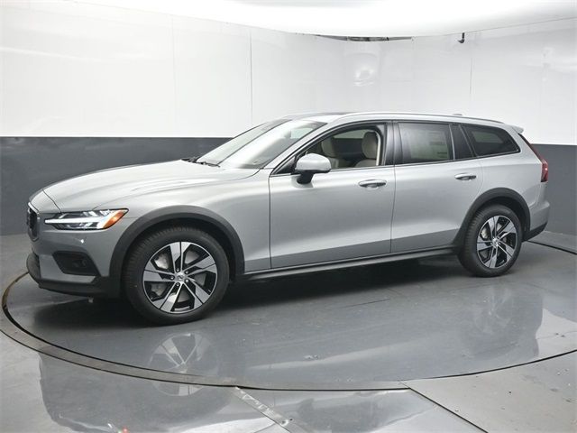 2026 Volvo V60 Cross Country Plus