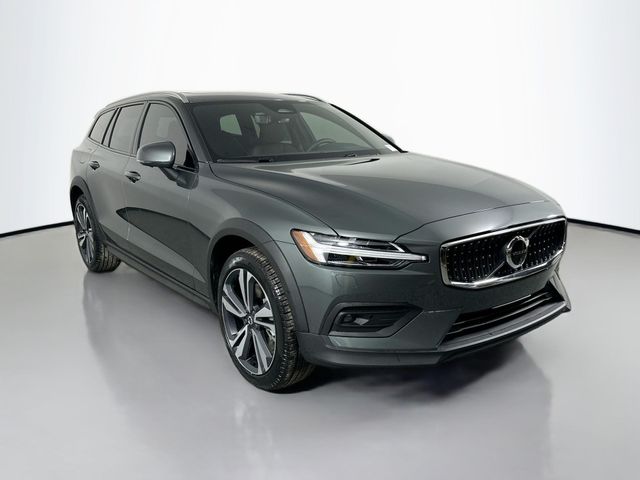 2026 Volvo V60 Cross Country Plus